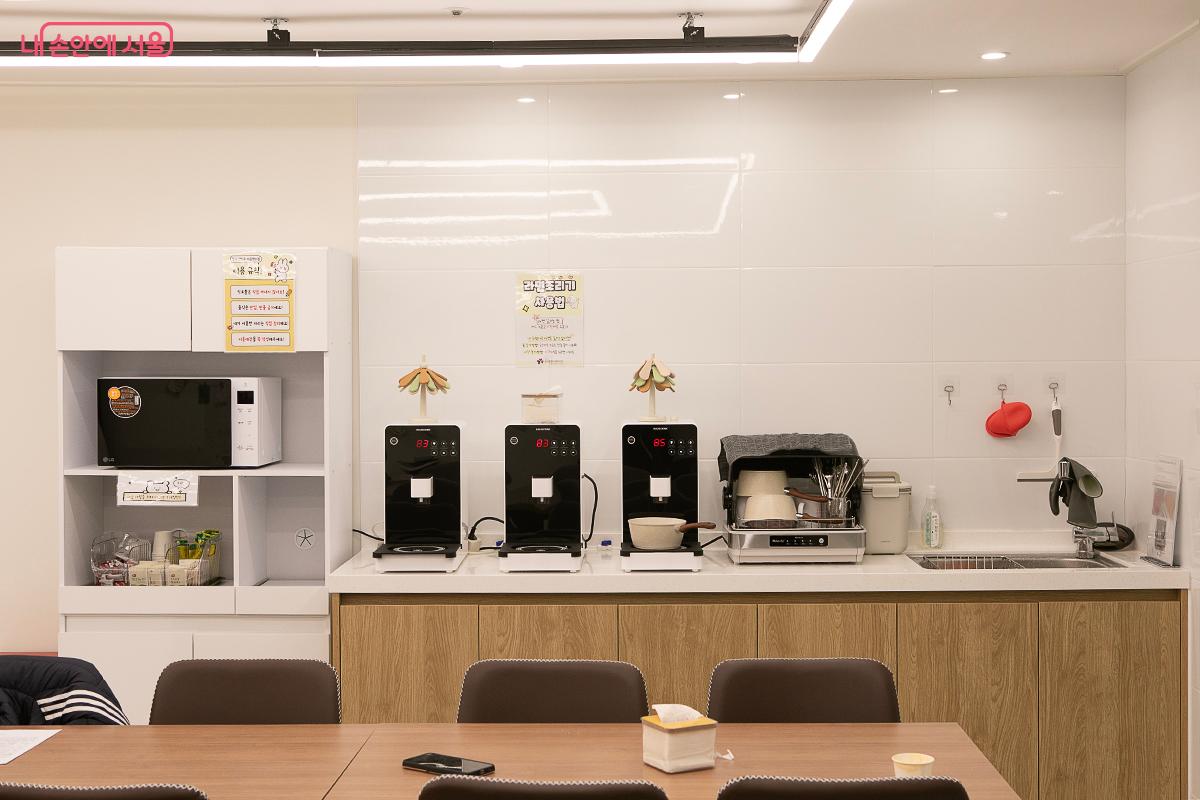 조리부터 설거지까지 이용객이 스스로 할 수 있도록 시설이 갖춰져 있다. &copy;이란