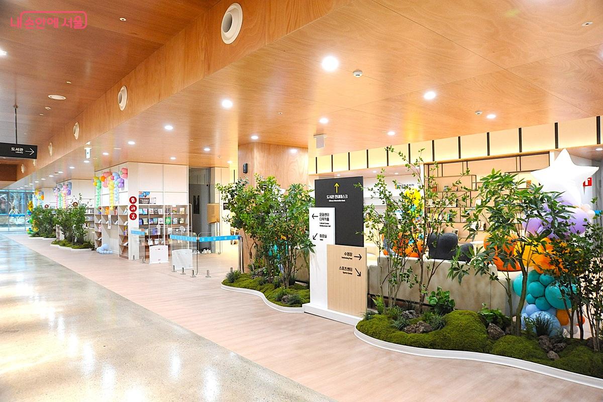 지하 2층 도서관 &copy;조수봉