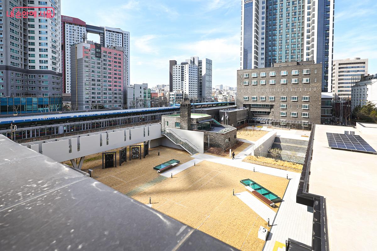 남영역 바로 옆 민주화운동기념관의 전체 전경 ©김주연