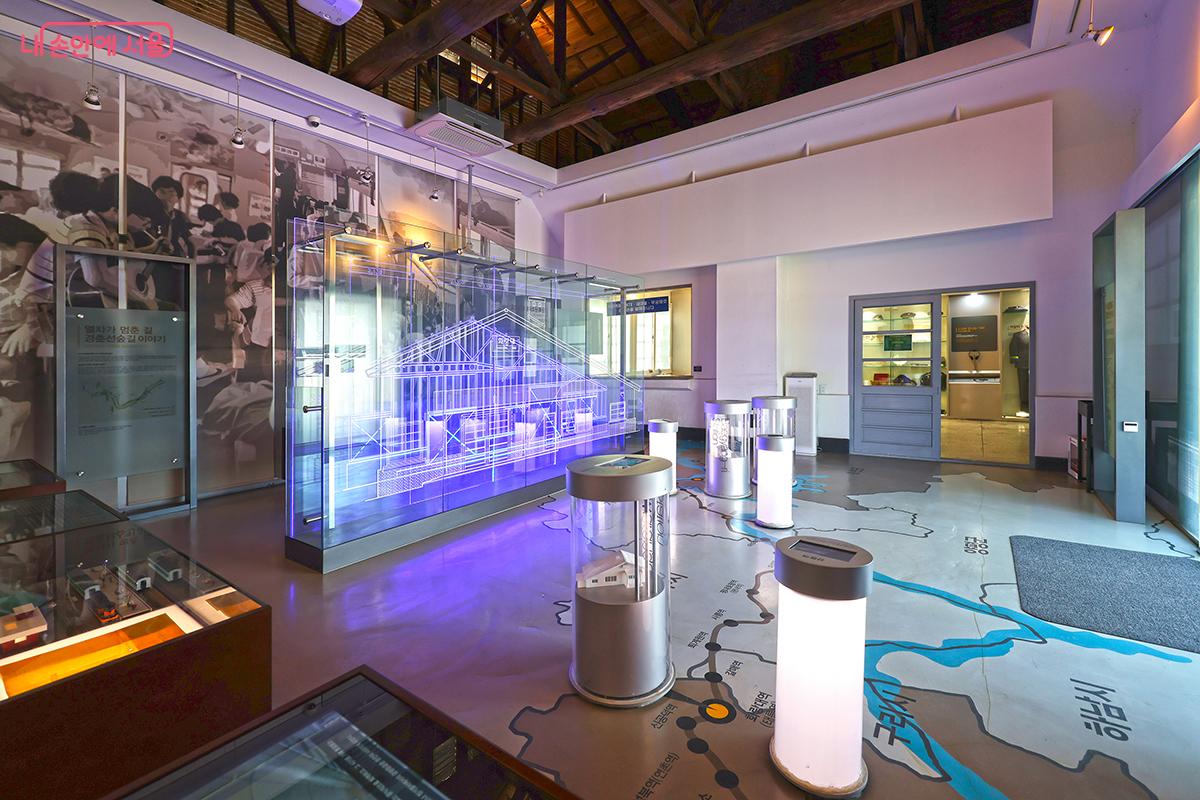 화랑대 역사에는 옛 모습이 고스란히 남아 있어 그 자체로 하나의 이야기를 들려준다. &copy;김주연