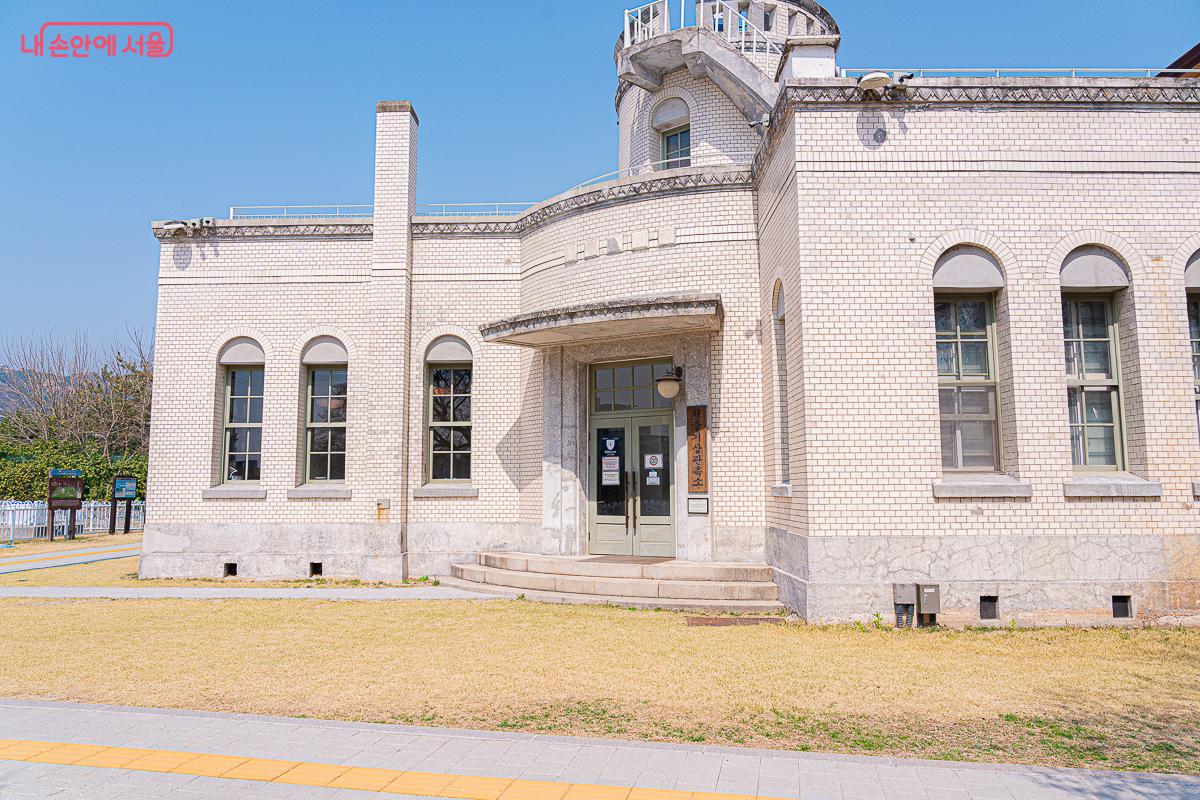 국립기상박물관은 오랜 기간 서울의 기상을 관측해 오고 있다. &copy;김지연