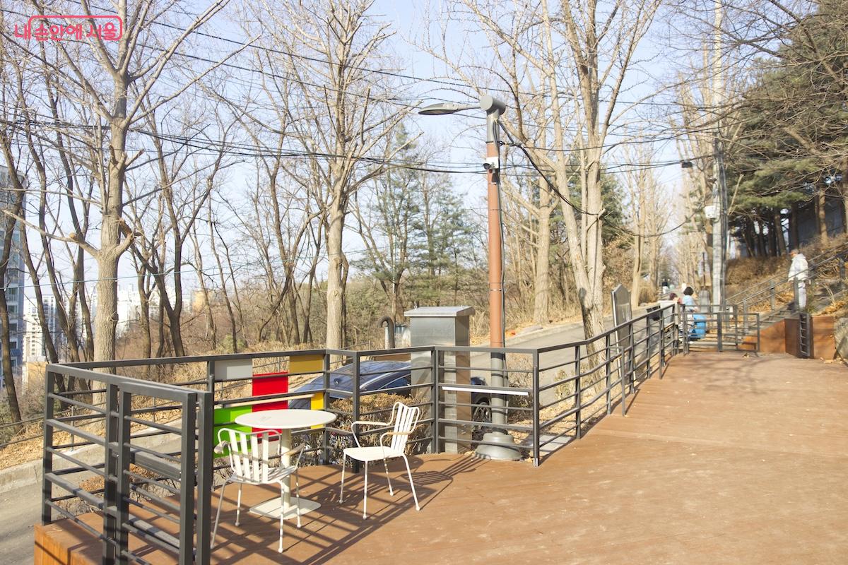 방치되어 있던 옛 수도사업소 건물과 부지를 리모델링하여 재탄생한 곳이다. &copy;임중빈