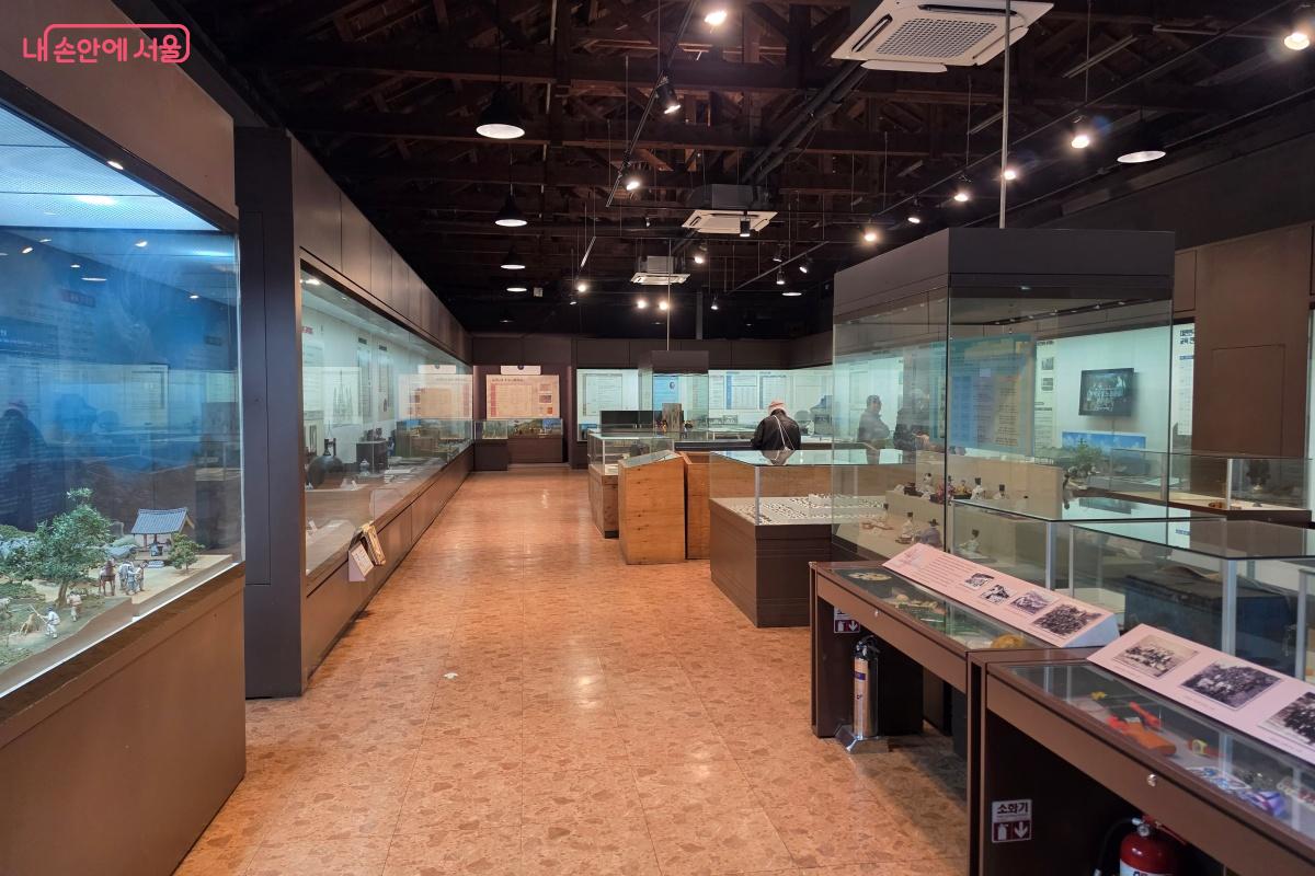 박물관 내부 &copy; 박승식