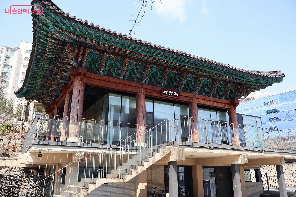 정순왕후의 위패가 있던 동망사가 지금은 여성 역사 공유 공간 여담재로 바뀌었다. &copy;김대진 