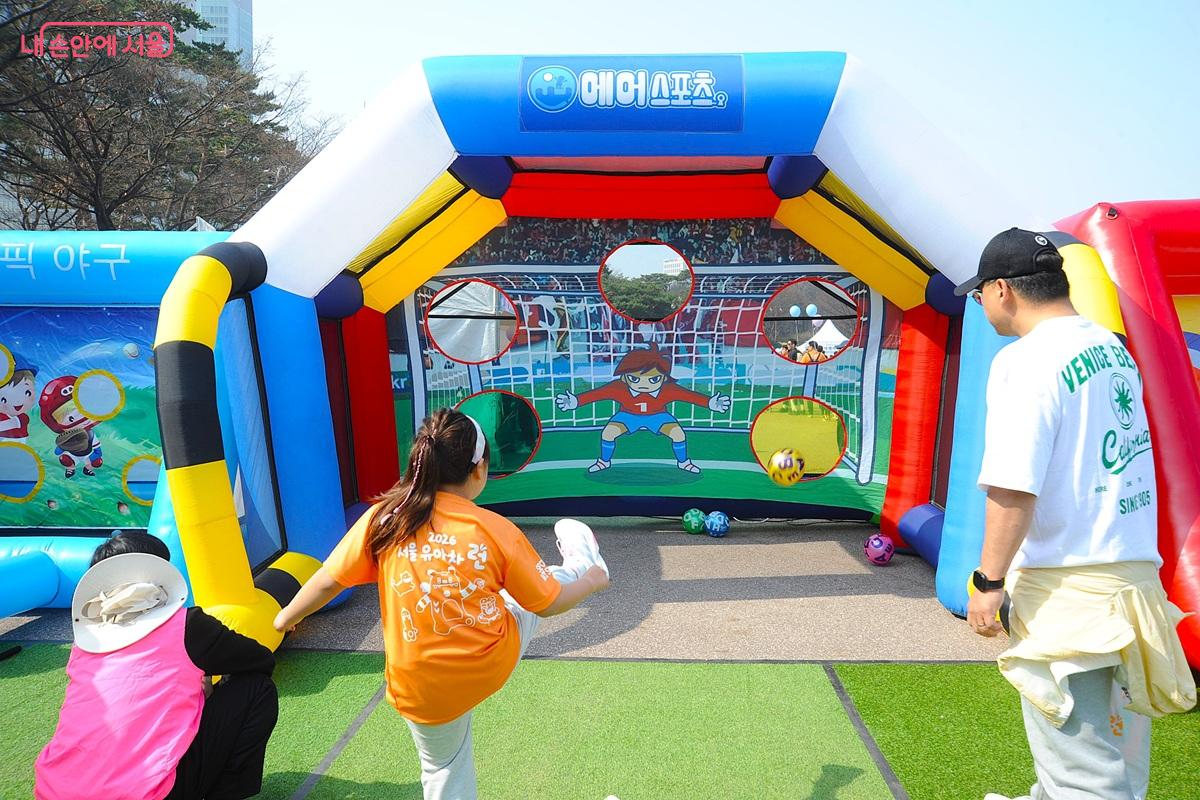 스포츠 바운스 축구놀이 &copy;조수봉