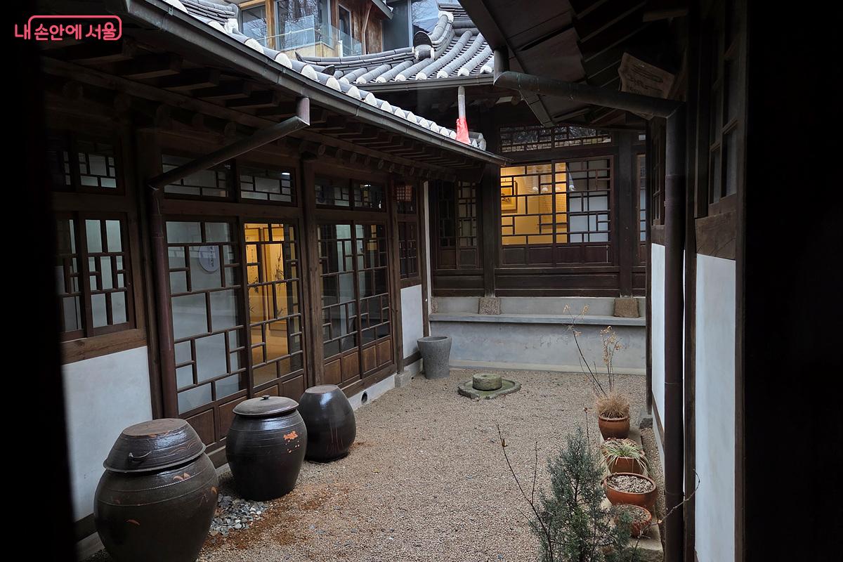 100년이 넘은 단아한 한옥의 기품이 느껴진다. &copy;정민호