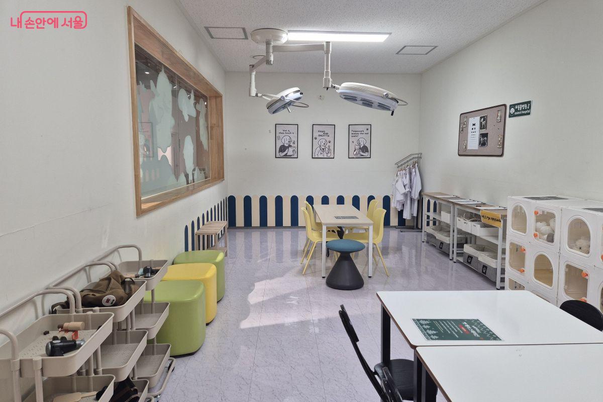 영화 세트장을 체험하는 공간