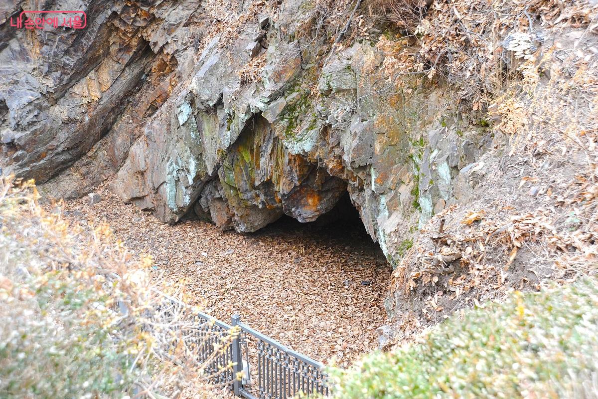 &lsquo;양천 허씨&rsquo; 탄생 설화와 허준이 동의보감을 집필했다는 &lsquo;허가바위&rsquo; &copy;조수봉