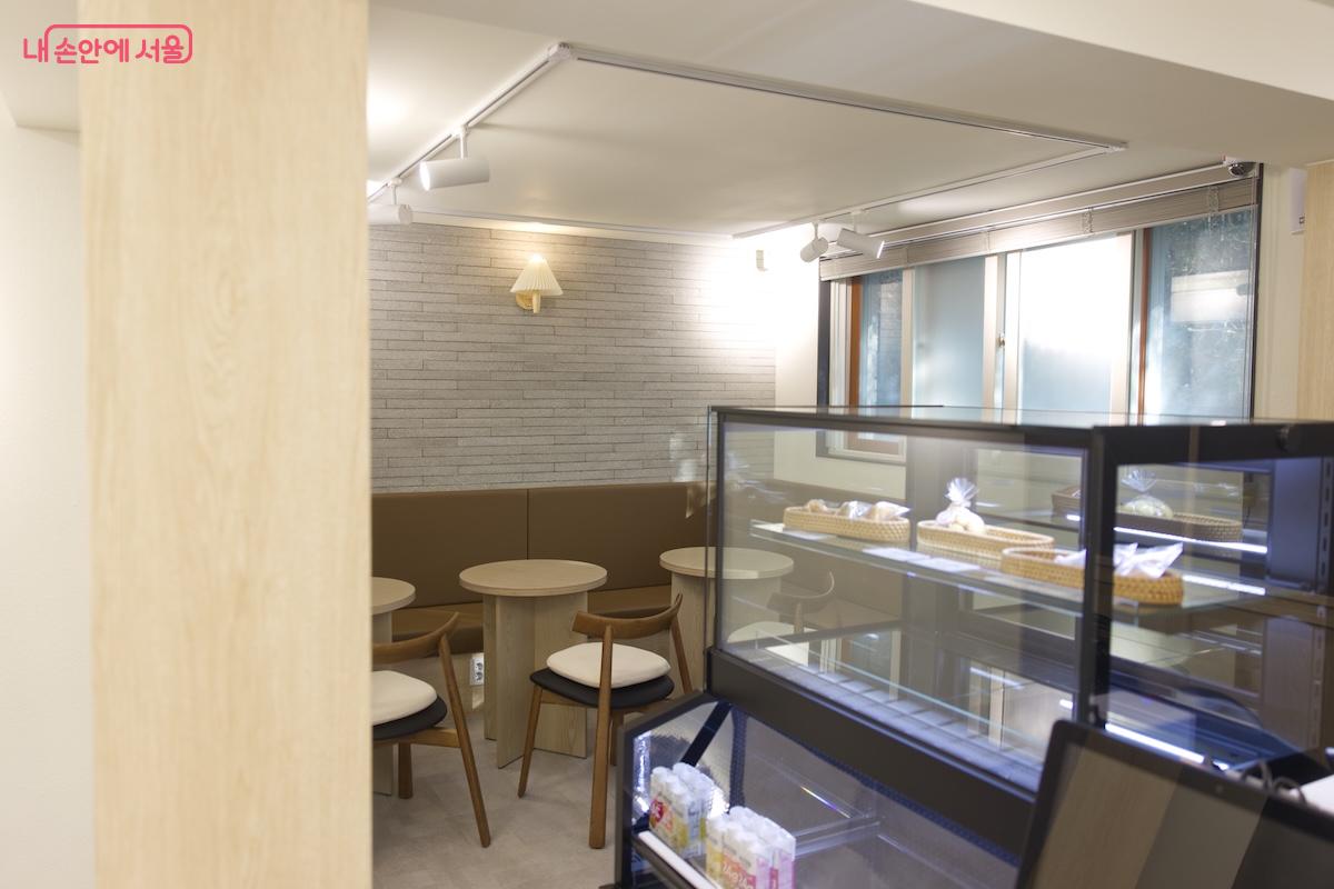 용왕산근린공원으로 가벼운 운동이나 산책을 즐긴 후 방문하면 좋을 것 같다. &copy;임중빈