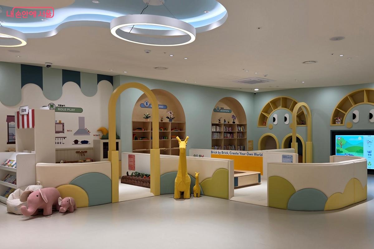 서울형 영어 전용 키즈카페인 &lsquo;영등포구 영어 키즈카페&rsquo;도 있다. &copy;김미선