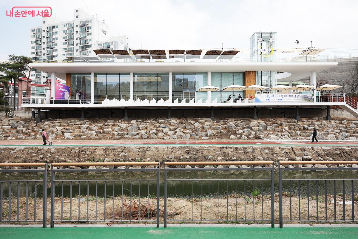 건너편에서 바라본 노원우이마루 &copy;김아름