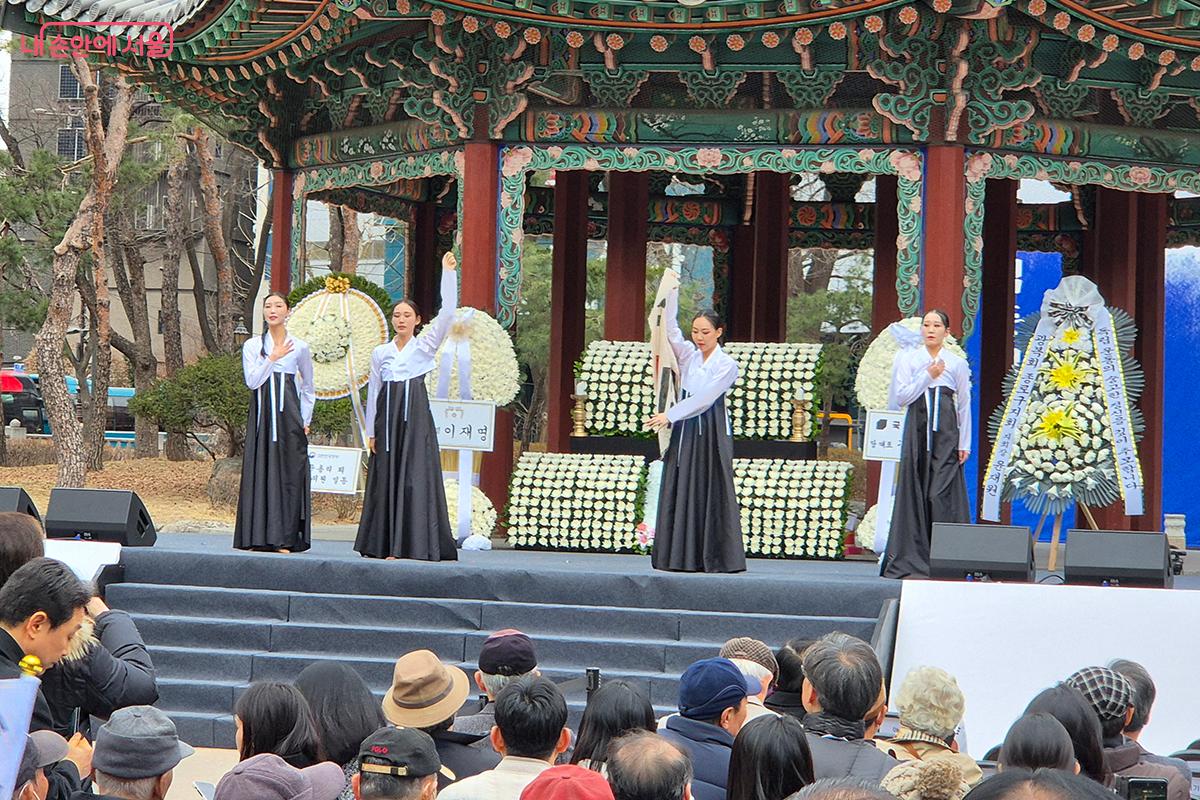 3·1절 추념식에서 식전 공연을 장식한 무아(MU:A)무용단