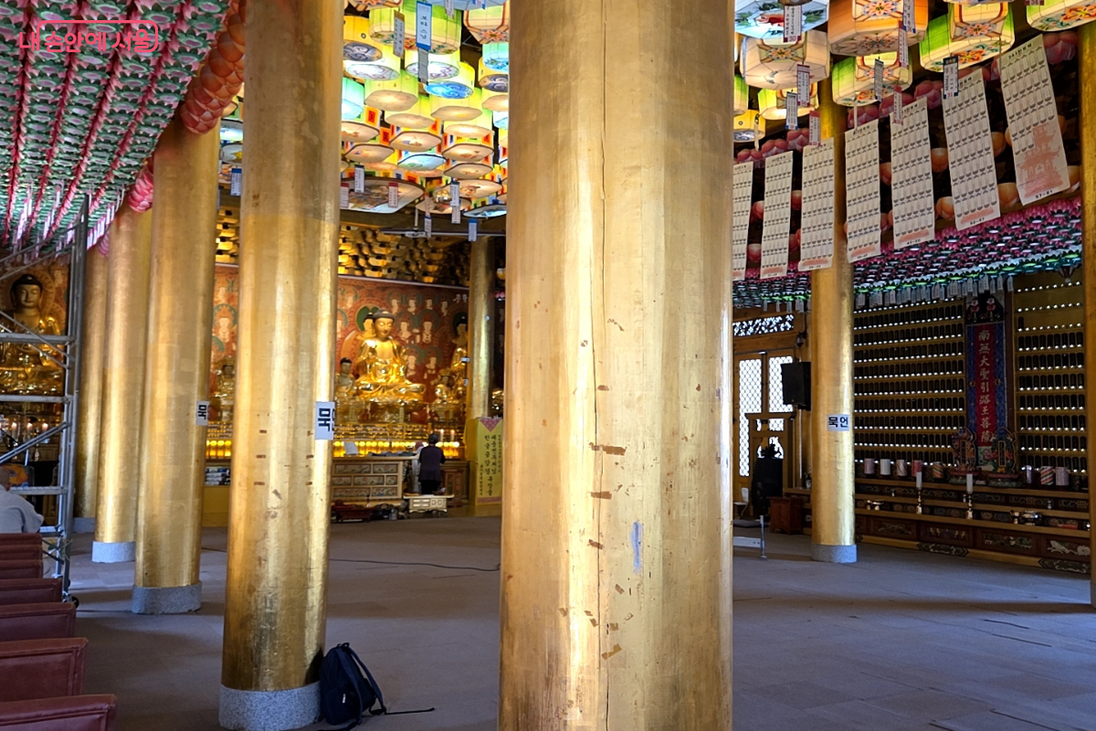 수국사 대웅전 법당 내부 모습 &copy;김승아