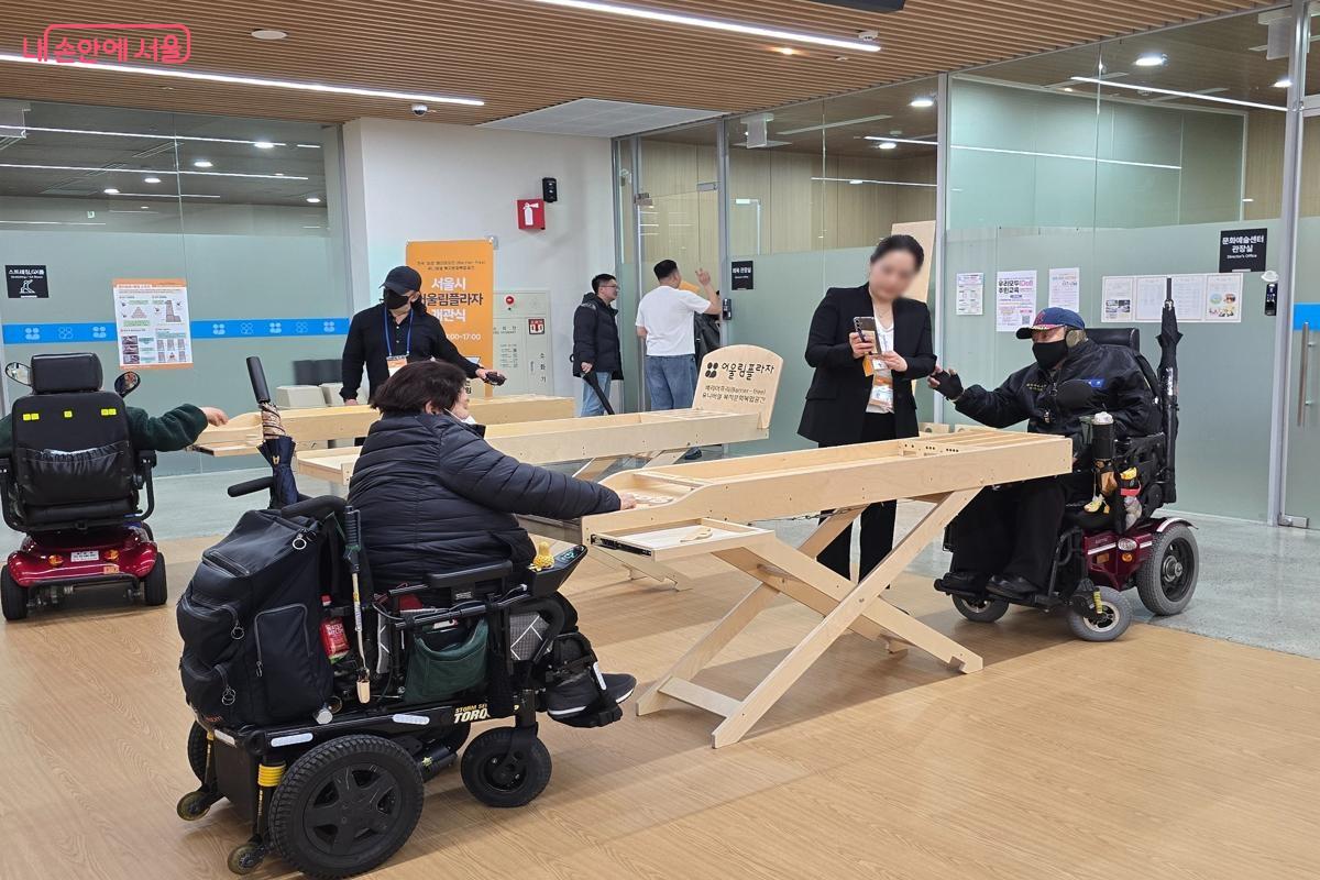 장애 인식 개선 스포츠 게임인 &lsquo;슐런&rsquo; 체험 코너 &copy;강사랑