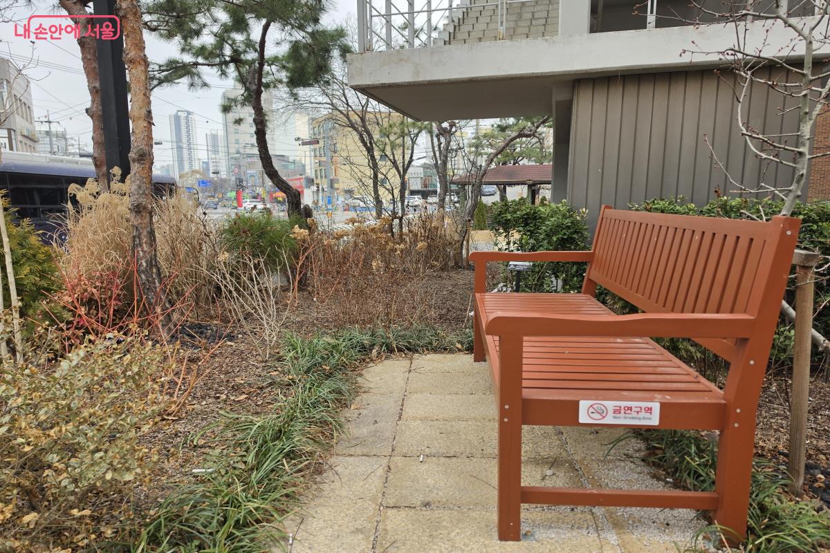 이곳에도 쉴 수 있는 벤치가 조성됐다. ⓒ조수연