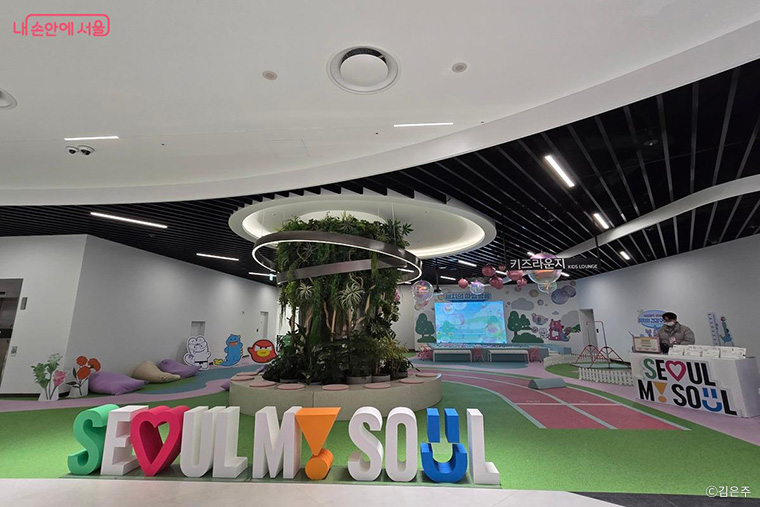 &lsquo;서울갤러리&rsquo;가 서울의 매력을 알리는 공간인 &lsquo;서울 스테이 라운지&rsquo;로 조성된다.