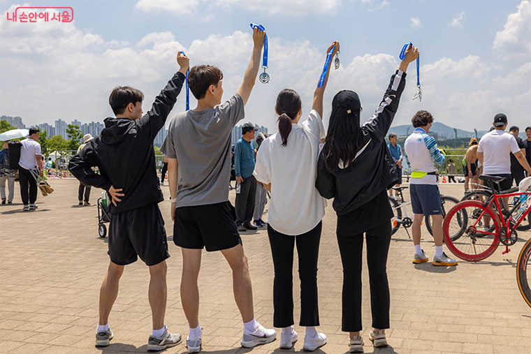 자신의 체력 수준에 맞게 완주하며 한강의 여유를 즐기는 시민 참여형 프로그램이다. 
