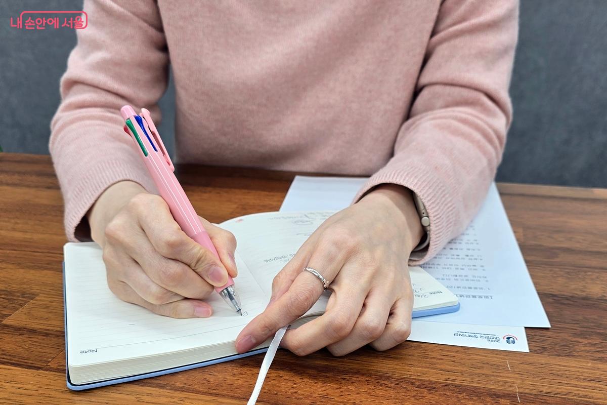 서울시복지재단 서울시 고립예방센터 외로움예방팀 담당자에게 그간 운영 현황을 들었다. &copy;김윤경