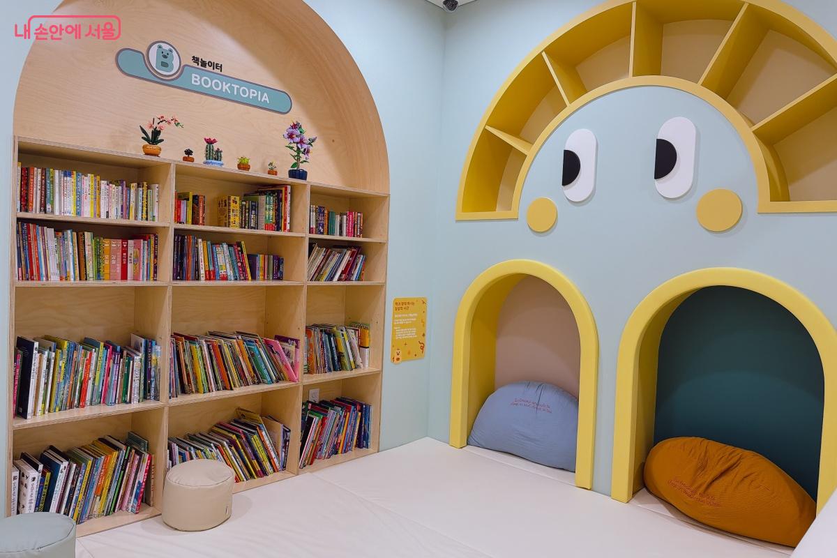 아이들의 눈높이에 맞게 잘 꾸며진 여의도 영어 키즈카페 &copy;노윤지