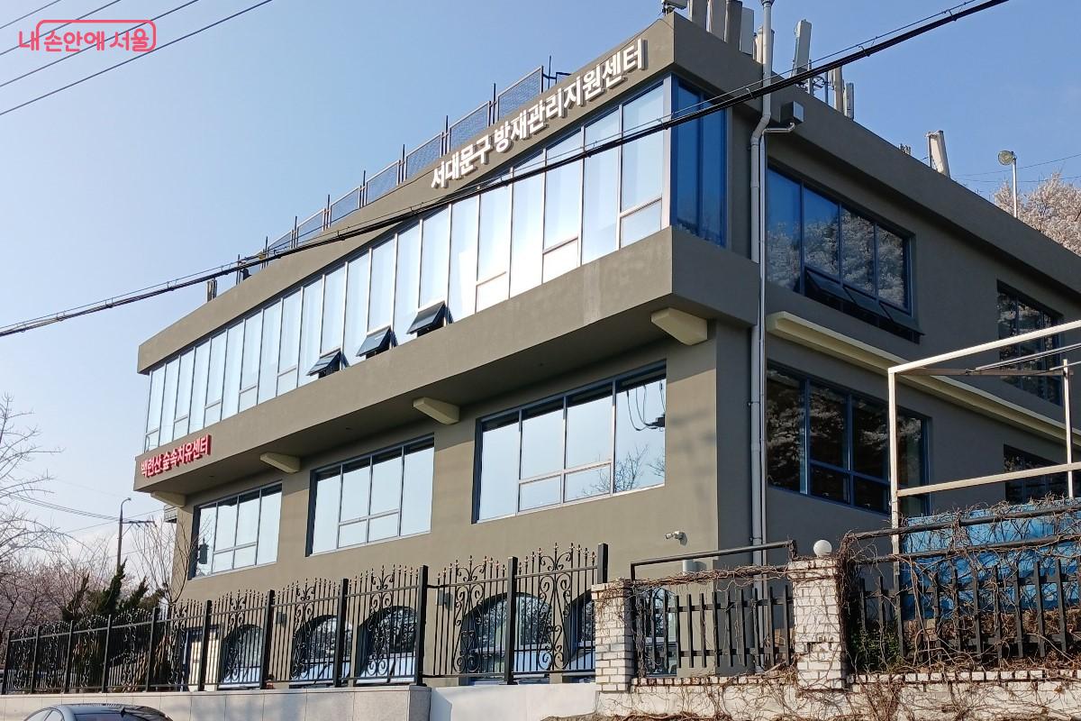 지난 4월 2일 개관한 백련산 숲속치유센터 &copy;임영근