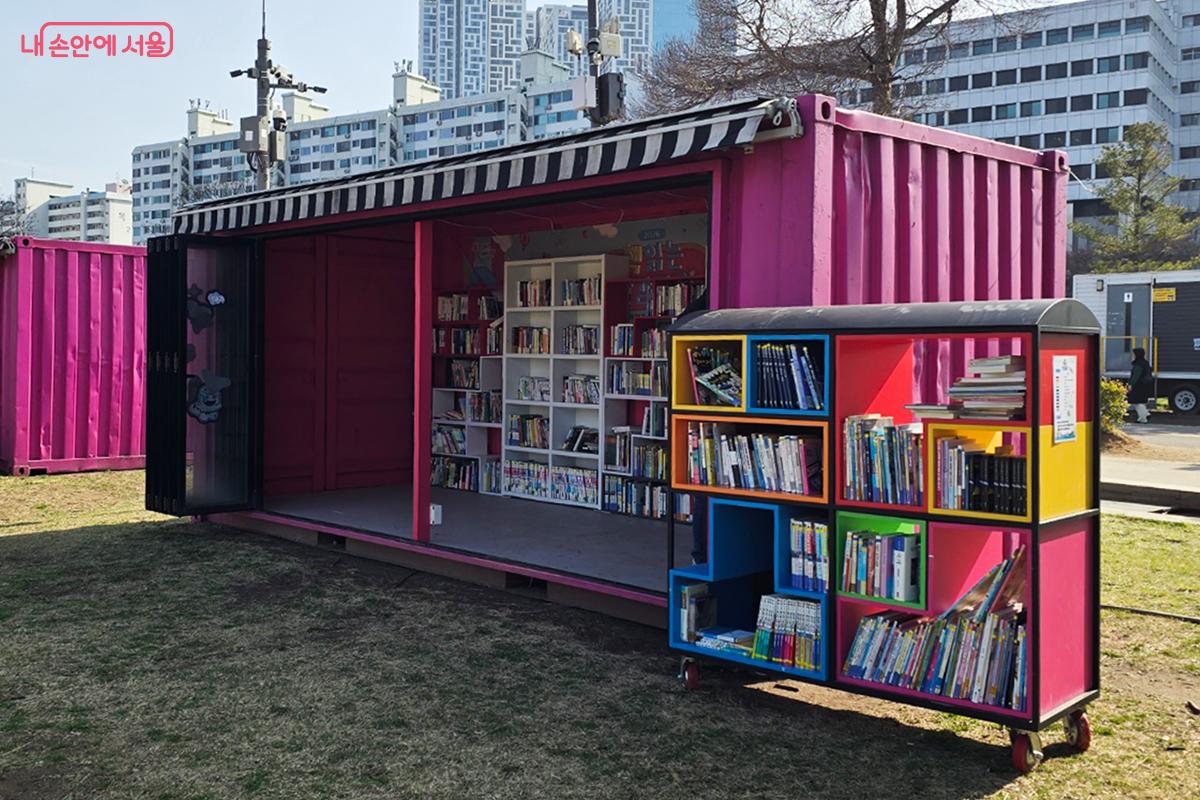 연령·주제별 11종의 도서 큐레이션을 운영하고 있다. ©박진영