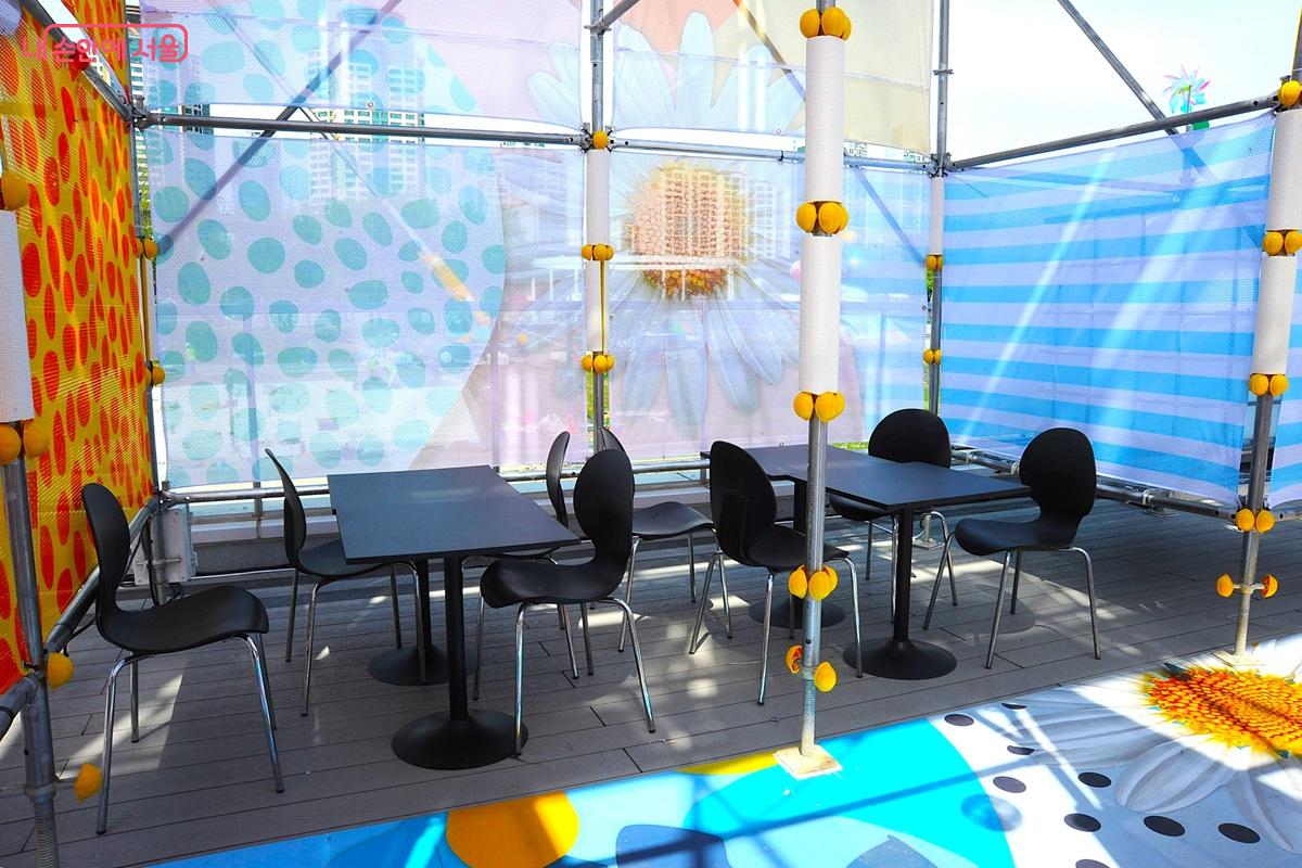 쉬면서 음악을 즐길 수 있는 &lsquo;K-POP 스타존&rsquo; 휴식 공간 &copy;조수봉