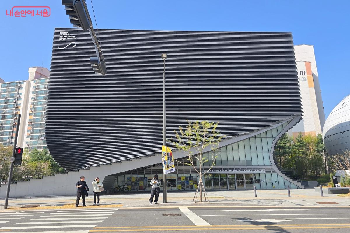 제13회 서울사진축제가 4월 9일 개막했다. &copy;강사랑