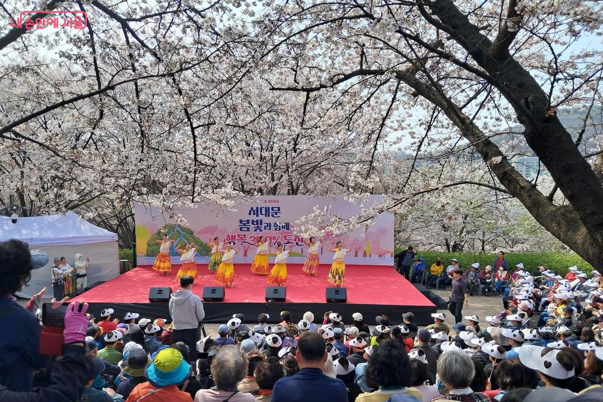 봄바람 타고 온 하와이의 낭만으로 장식한 무대 ©장형진