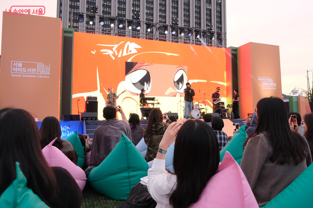 아도이(ADOY)의 광화문 책마당 특별 공연 ⓒ 김미선