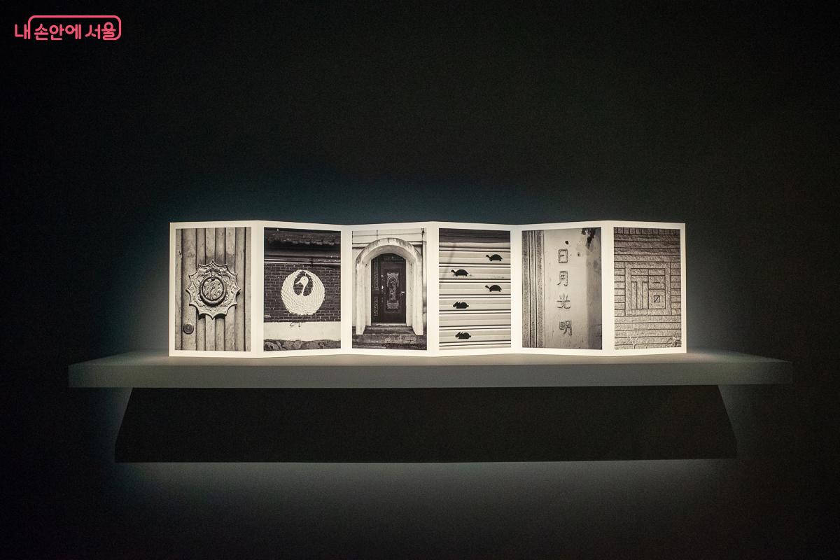 전통적인 집의 흔적을 엮어낸 오석근 작가의 작품 &copy;이란