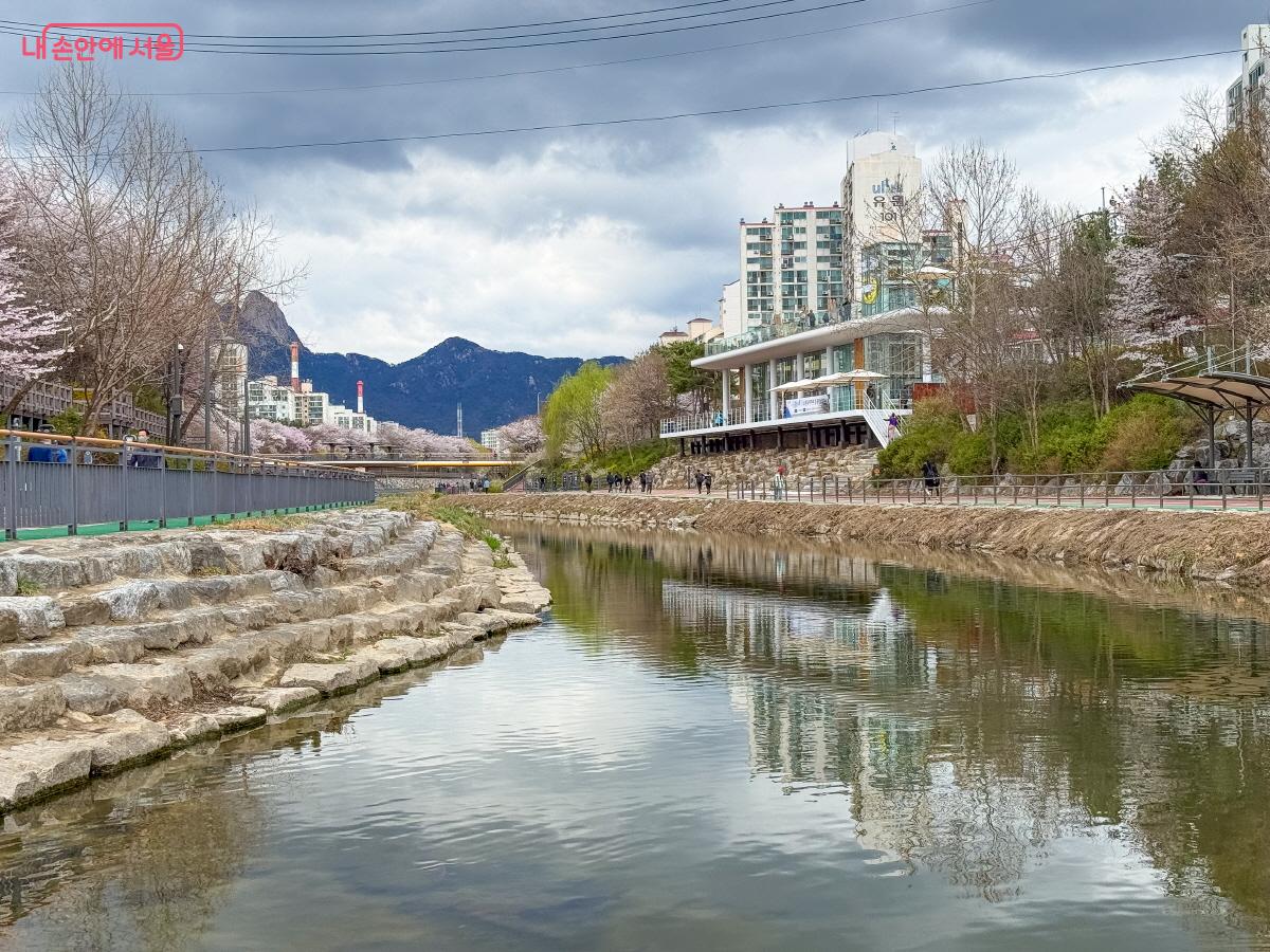 우이천변에 위치한 우이마루