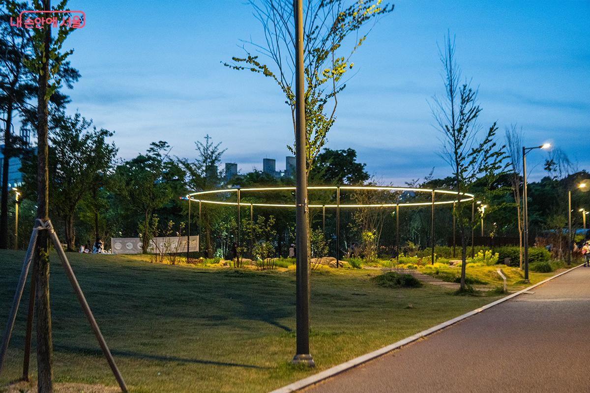 공모정원 조형물 &lsquo;Waterrooots!&rsquo; Ⓒ최승훈