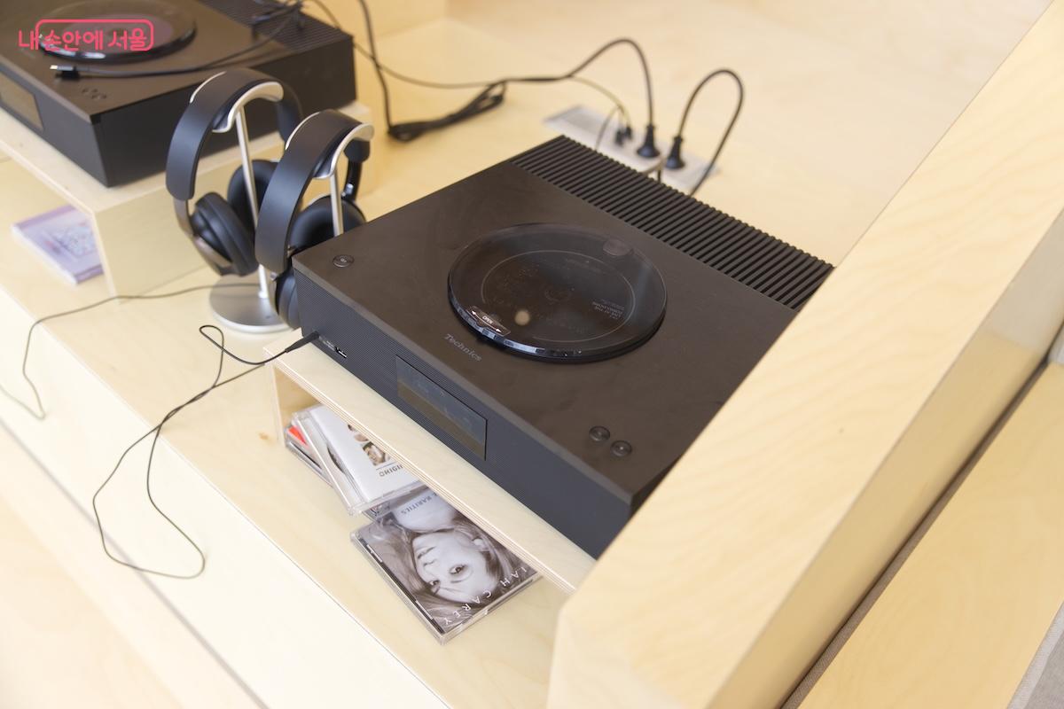 편하게 앉아 우이천변의 봄풍경을 바라보며 음악강상을 할 수 있었다