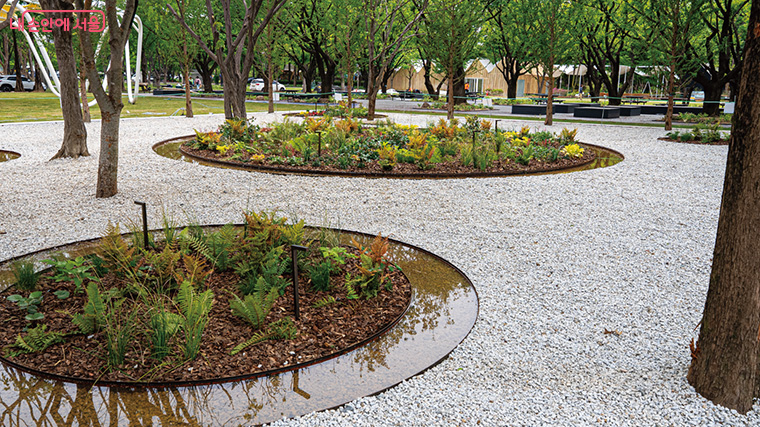 초청정원(흐르는 숲아래 정원, 앙리바바(프랑스))
