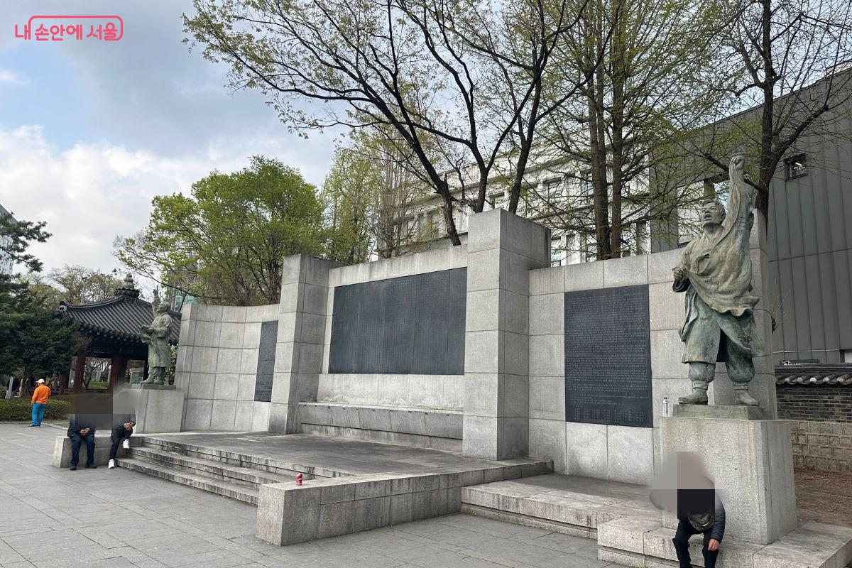 탑골공원은 휴식과 관광 중심 공간으로 거듭났다. &copy;김재형