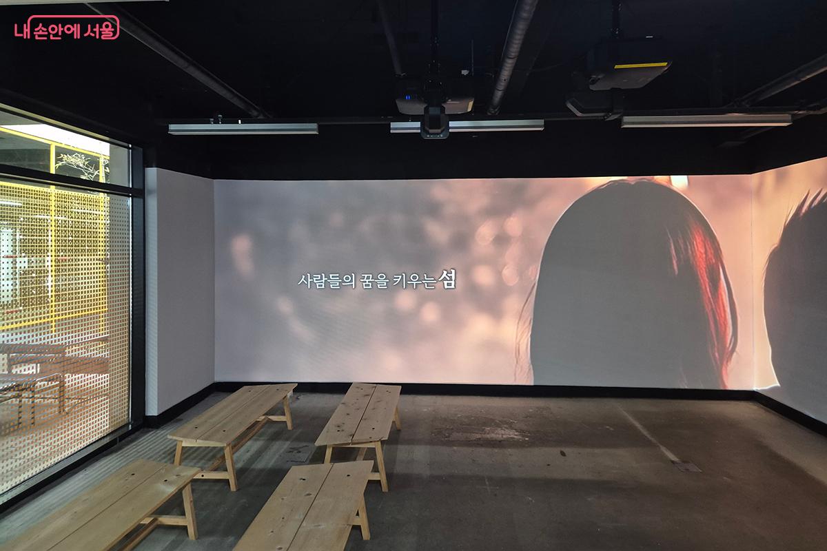 &lsquo;노들 미리봄 미디어 전시&rsquo;는 미래 비전을 시민과 공유하는 참여형 행사다. &copy;이혜숙