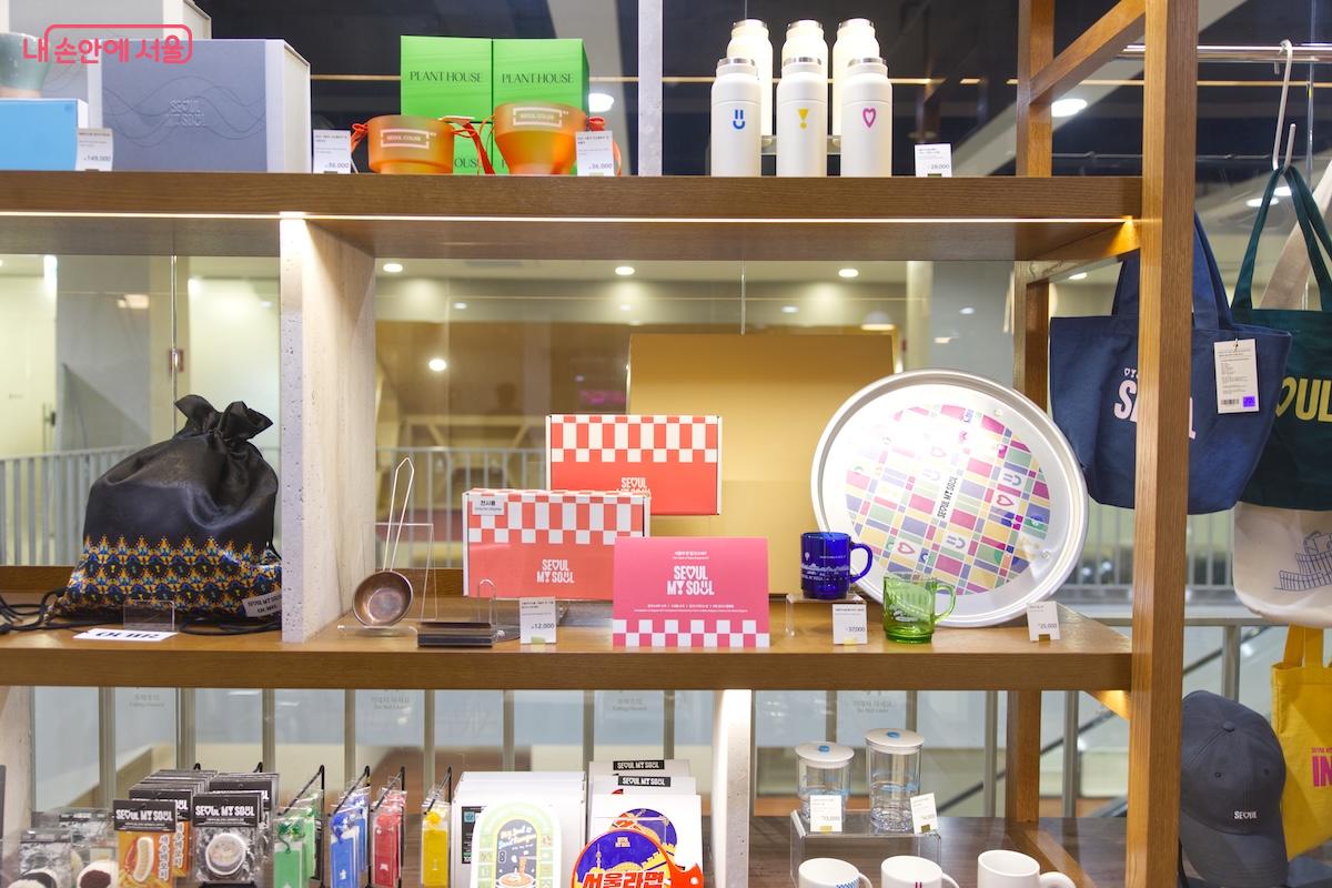 세종문화회관 공연과 문화 행사 전후로 들르면 안성맞춤일 듯하다. &copy;임중빈