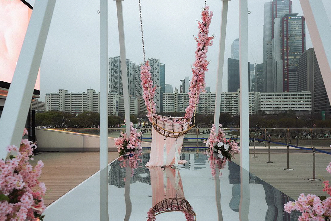 회전목마부터 드론쇼까지! 즐길 거리&middot;볼거리 풍성 '스프링페스티벌'