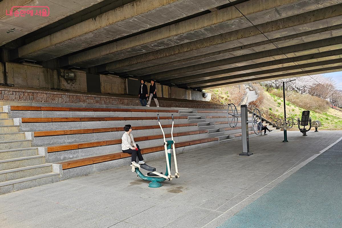 하천과 자연, 도시 인프라가 어우러져 ‘서울형 수변감성도시’ 프로젝트의 철학을 보여준다. ©이혜숙