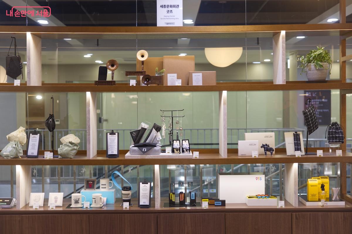 공간 리뉴얼뿐 아니라 상품 구성도 크게 개편되면서 꼭 들러야 할 명소로 다시 태어났다. &copy;임중빈