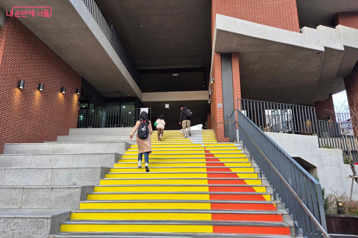 서울연극창작센터에서는 일상도 연극이 된다. &copy;마가은