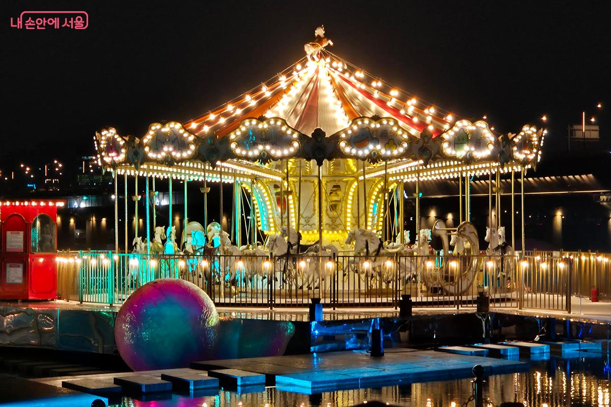 일상의 고단함을 잠시 내려놓고 동심으로 돌아간 듯한 기분은 이번 축제가 우리에게 주는 가장 큰 선물이다.