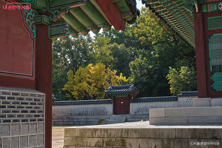 경희궁에서 &lsquo;책읽으라궁&rsquo; 행사가 5월 5일과 10일 열린다.