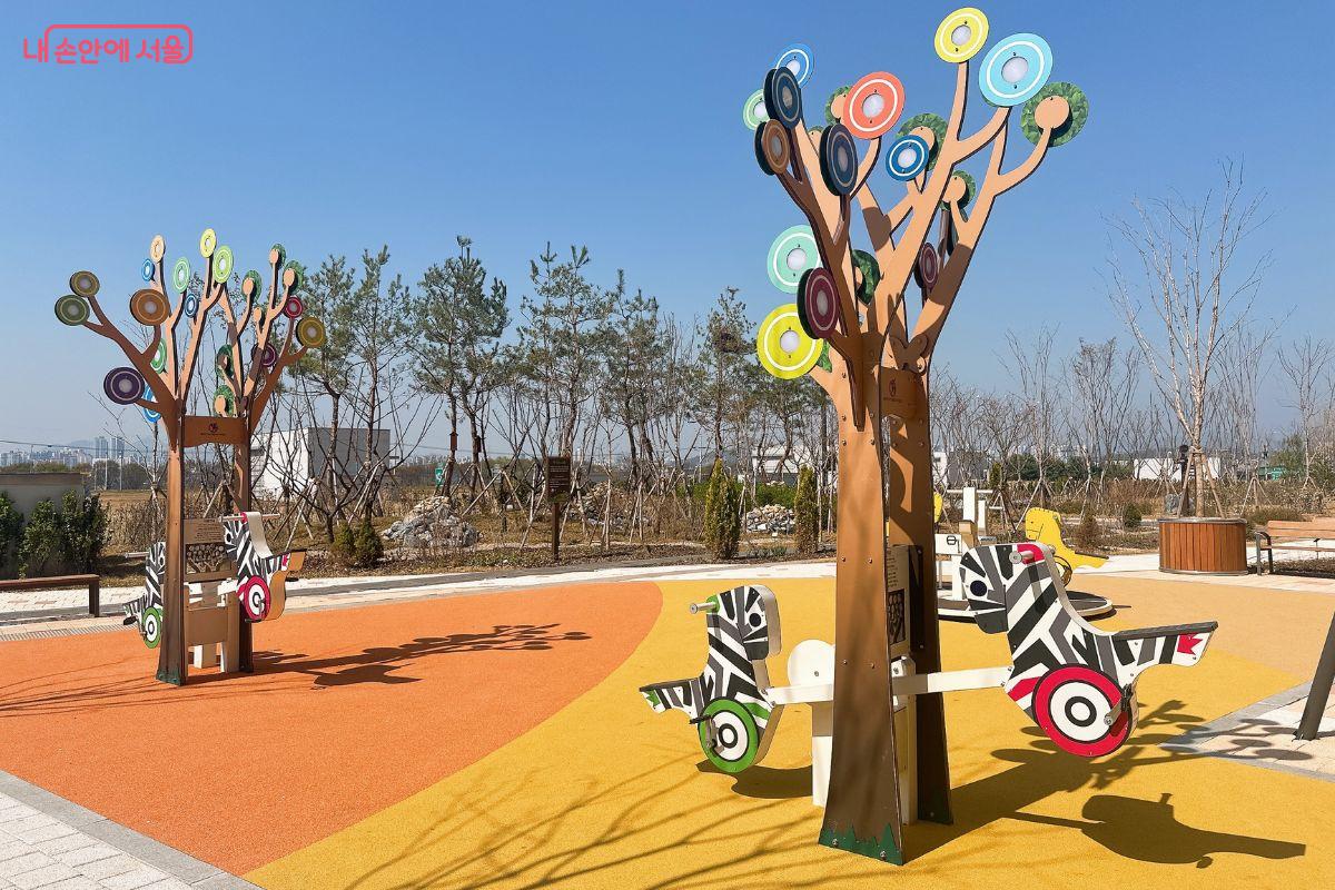 어린이 놀이 시설도 있다. &copy;김재형