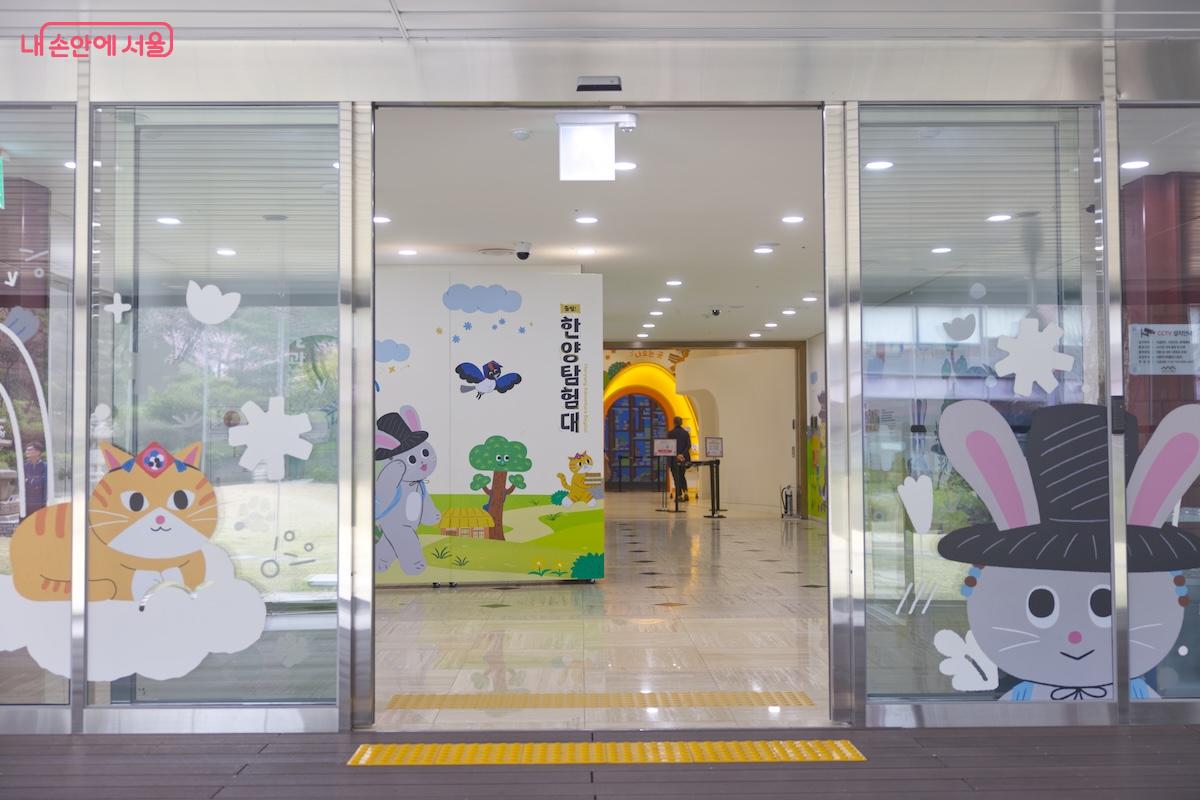 최근 어린이박물관도 개관했는데, 아이를 동반해야 입장할 수 있다. &copy;서지희