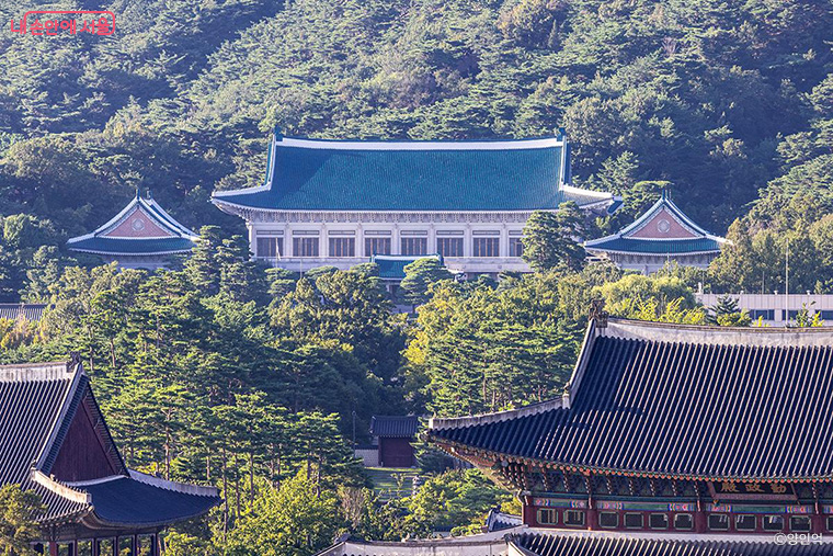 회맹제를 치렀던 제단인 회맹단은 현재는 청와대 구역에 포함되어 있다.