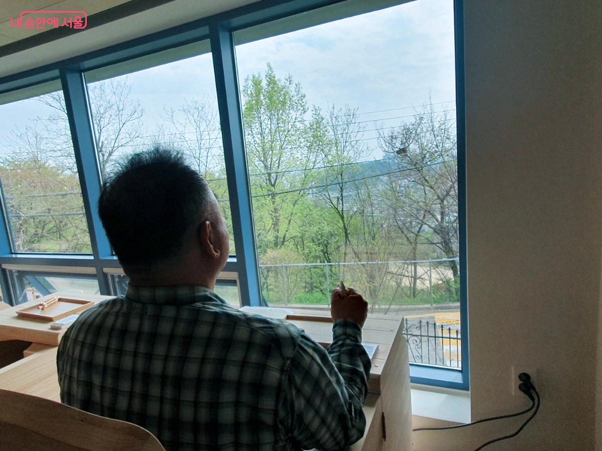 숲멍을 겸할 수 있는 편백 온열기 &copy;김병규