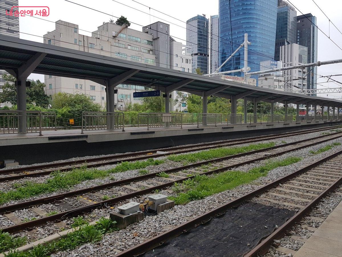 남부역 쪽에 있던 서울역의 지상 전철용 승강장. 지금도 남아 있다. ©한우진