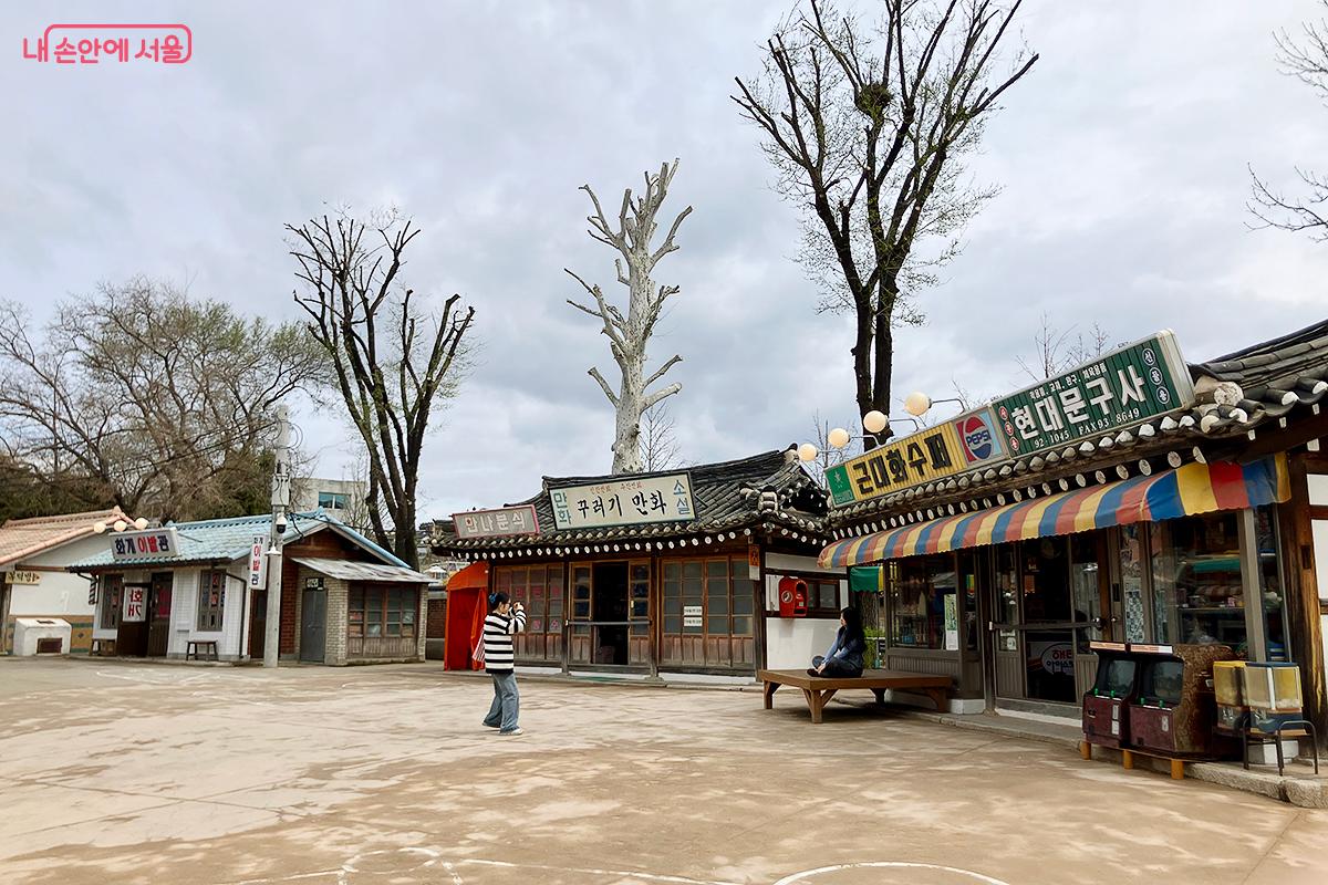 1970~80년대로 시간 여행을 떠나는 '추억의 거리' ©이란