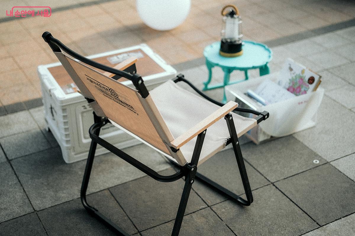 독서에 푹 빠져들 수 있는 완벽한 공간이다. &copy;김아름